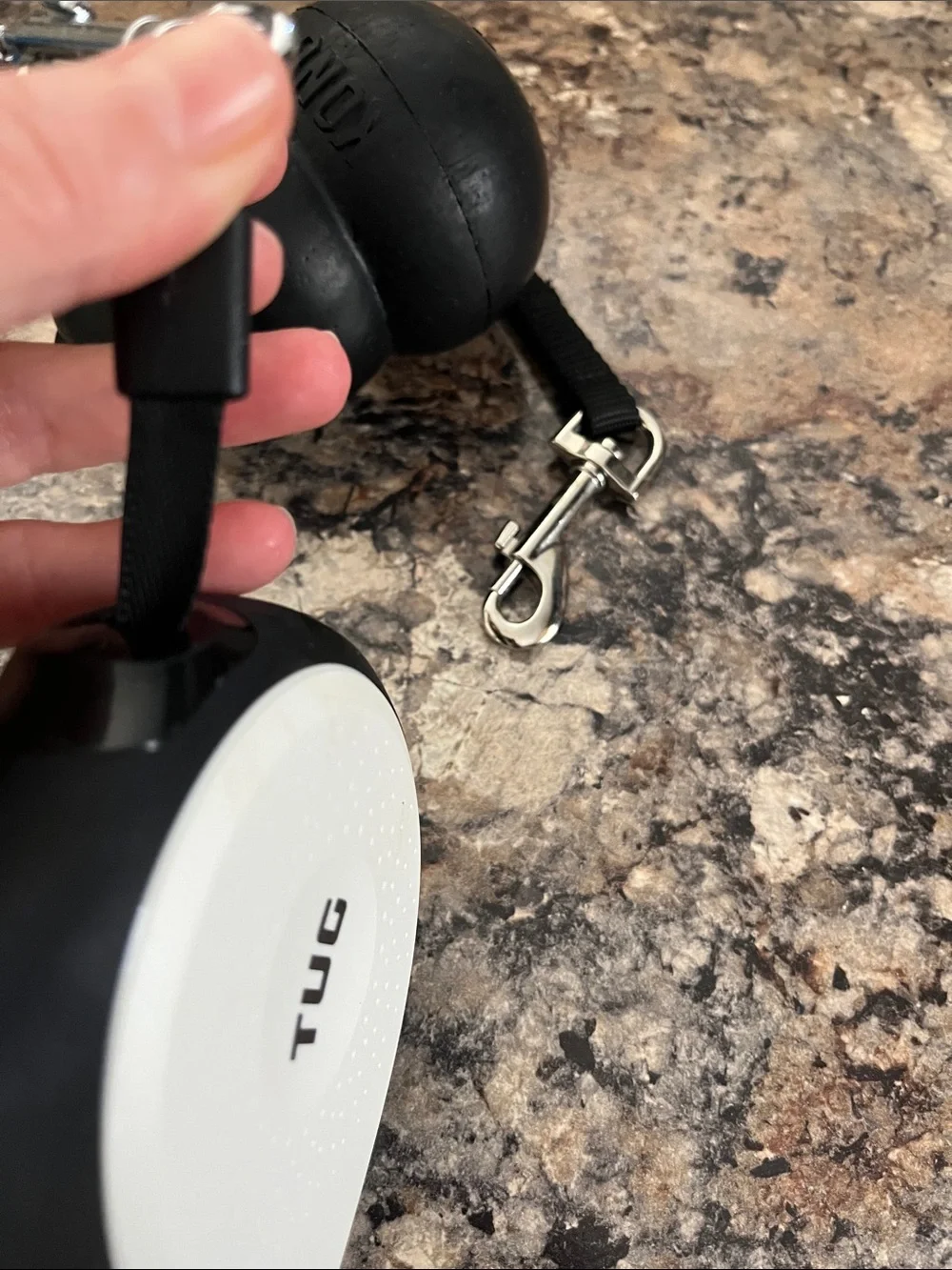 TUG Retractable Dog Leash with Black Kong Rubber Toy 🐶